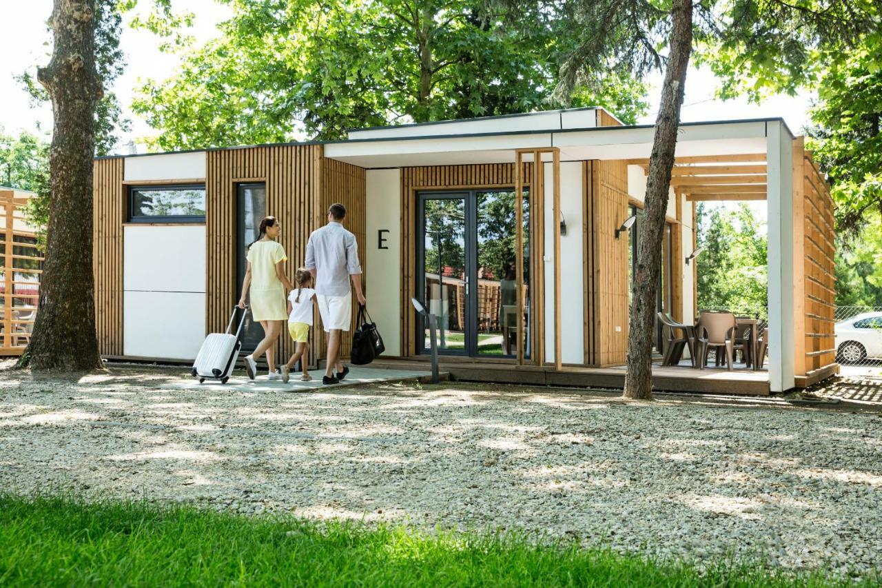 Barack Thermal & Natura Apartments Tiszakécske 外观 照片