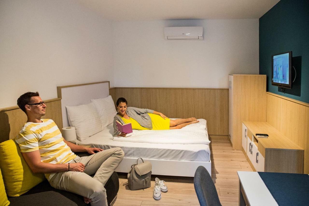 Barack Thermal & Natura Apartments Tiszakécske 外观 照片